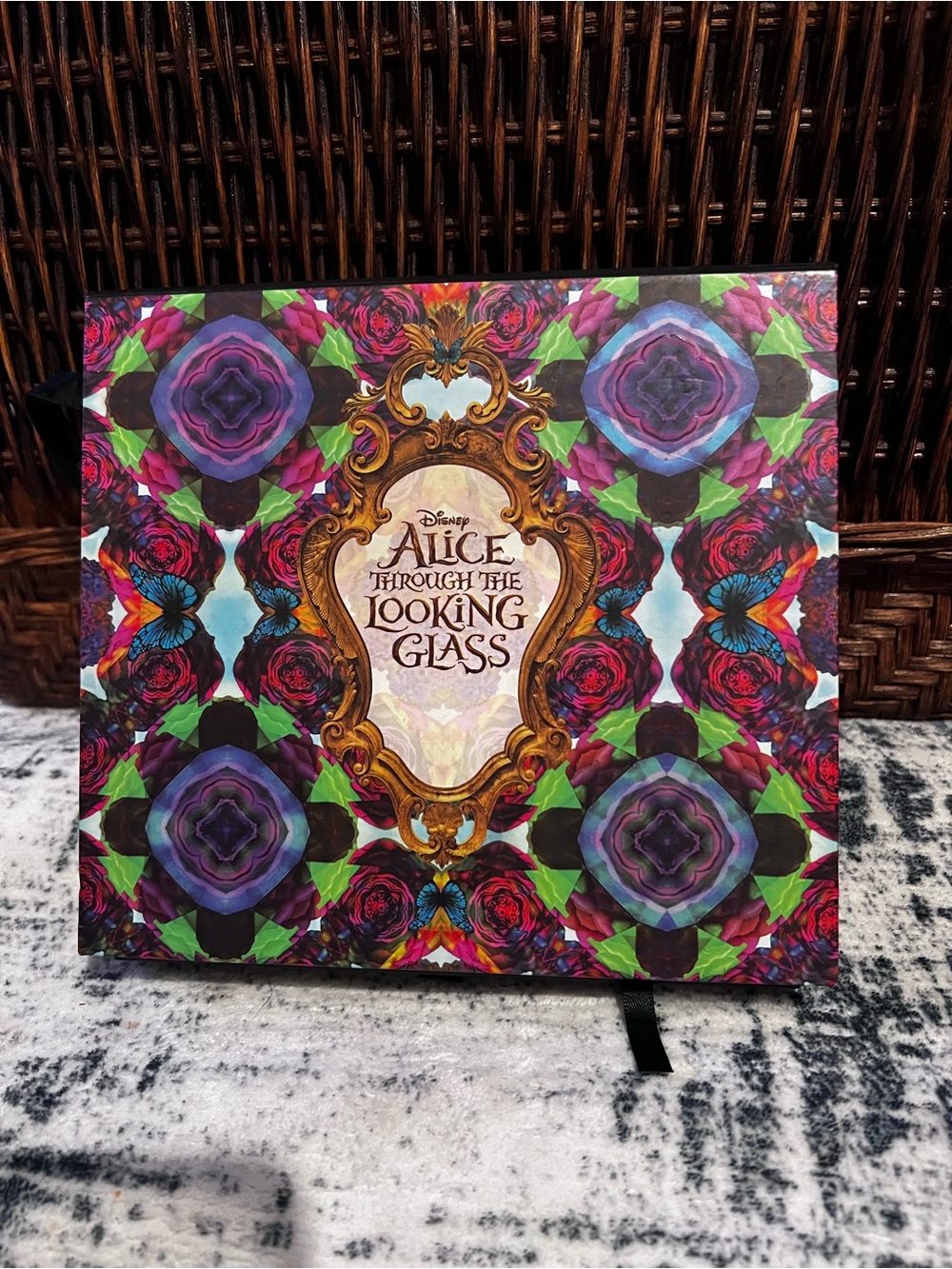 Urban Decay Alice Through the Looking Glass Eyeshadow palette